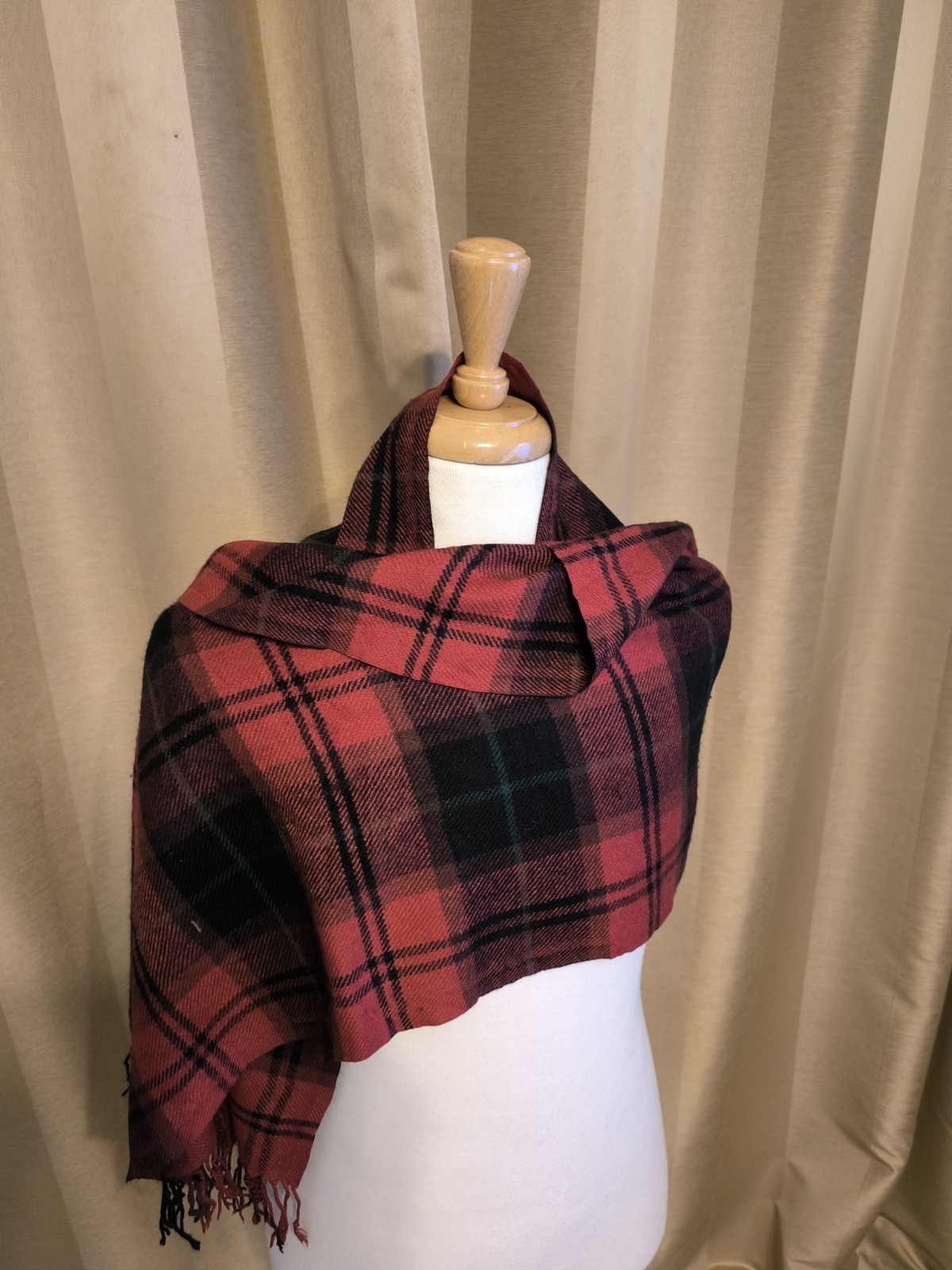 Vintage Burberry Shawl lovely vintage piece image 8