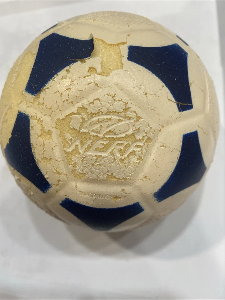 Редкий винтажный футбольный мяч 1970-х Nerf из синей и белой пены - Изображение 2 из 4
