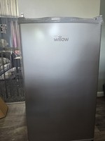 Fridge Undercounter Silver 92L Reversible Door Chill Box Willow W48UFIS