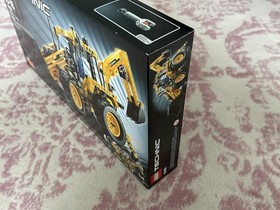 LEGO Technic: Backhoe Loader (8069) Pre-owned, 100% Complete, Excellent Cond.