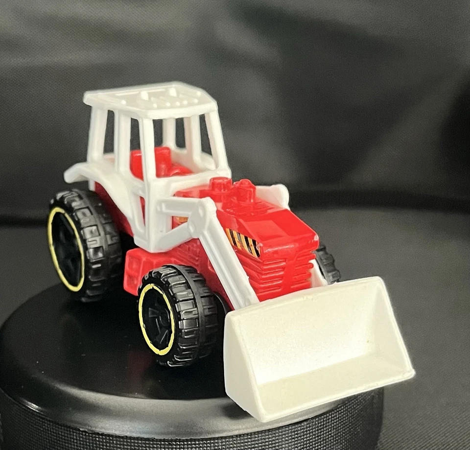 🔴⚪️ Cargador de tractor *Error* Hot Wheels 1:64 Mattel Diecast Modelo Diorama Coche de juguete Foto 4 de 4