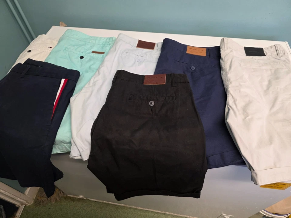 O'NEIL & TOMMY HILFIGER QUALITY SHORTS JOBLOT VARIOUS SIZES/COLOURS - Image 1 of 3