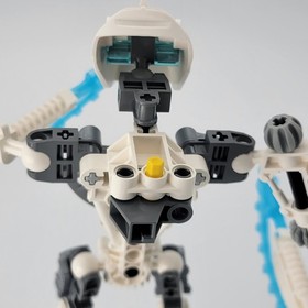 Bionicle (8741) TOA HORDIKA NUJU 100% Complete 2 Rhotuka Spinners Lego Spare Pcs