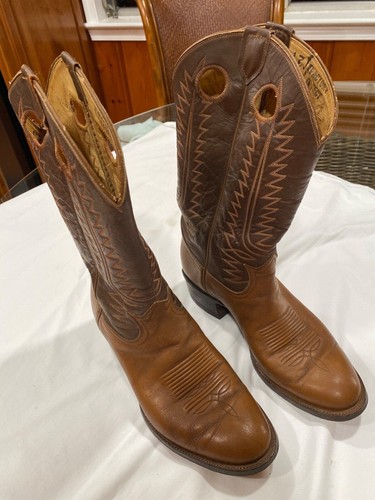 brown cowboy boots outfit