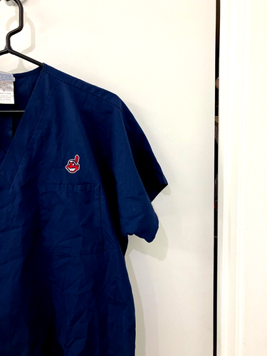 Cleveland Indians azul Guardianes enfermera médico exfoliante camisa adulto pequeña - Imagen 1 de 3