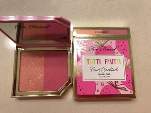 too faced plumagranate blush