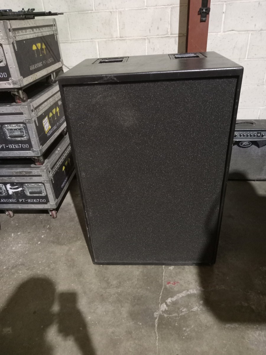 Meyer Sound 650-P Dual 18-inch Self Powered Subwoofer with soft Cover