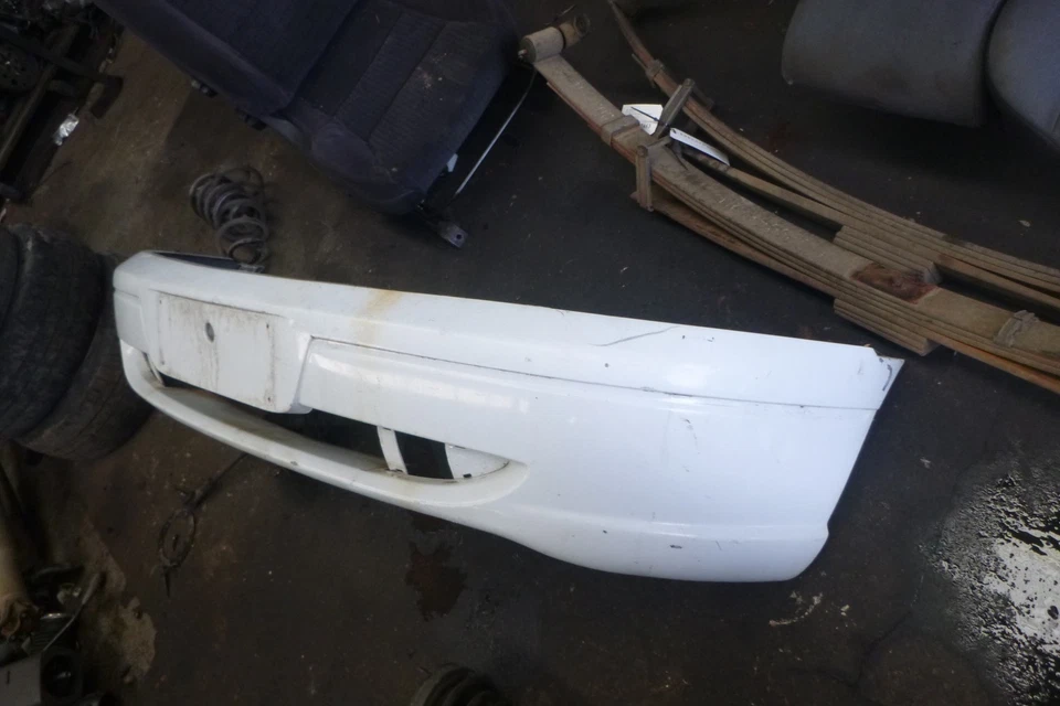 FORD FALCON AU - AUIII BUMPER BAR FRONT A1 WINTER WHITE XLS / XL / FORTE - image 3 of 4