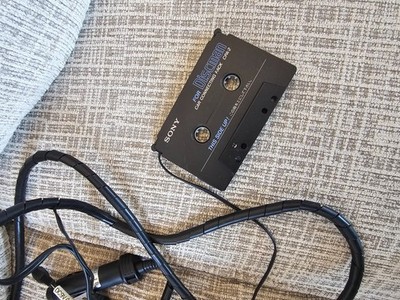 Sony Discman D-303 CD Player With Case Accessories Powers On SEE