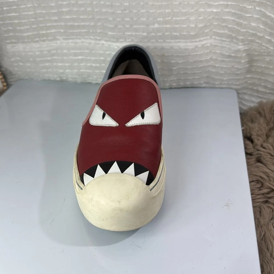 (N7) Fendi Monster Zapatillas Sin Cordones Cuero, Talla 37, Hombre Un Zapato, Zapato Derecho Foto 2 de 4