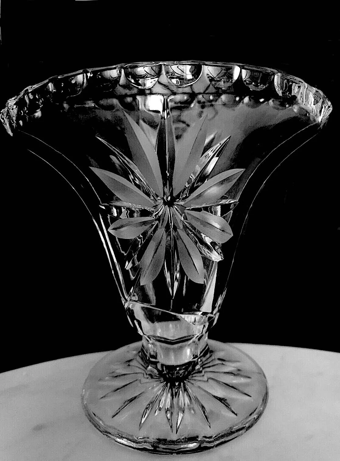 Beautiful Vintage Vase with Flower Detail