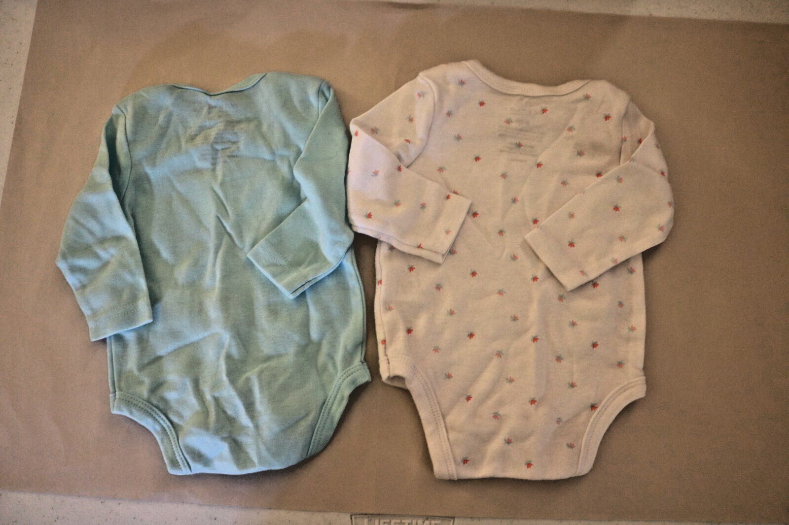 WEEPLAY baby girl body suit lot of 2 very cute 0-3 months image 3