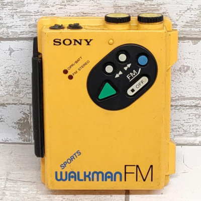しん　SONY SPORTS WALKMAN WM-F5 イエロー vintage] SONY WALKMAN WM-F5 Sports Walkman Yellow Cassette Player