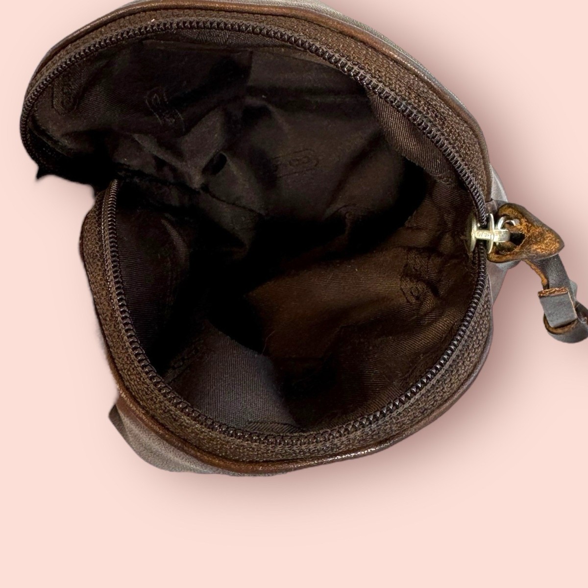 COACH Vintage Dome Zip Medium Cosmetic Case Purse Luxury Leather COACH Vintage Dome Zip Medium Cosmetic Case Purse Luxury Leather
