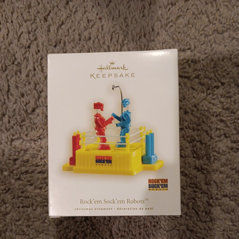 Hallmark 2007 Keepsake Rock'Em Sock'Em Robots Christmas Ornament 