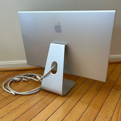 Apple Cinema Display 23 inch M9178LL/A – DVI – A1082 – Works Great