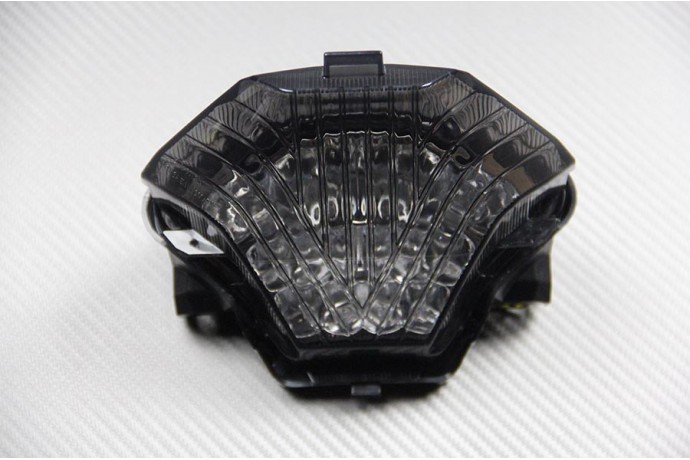 Feu LED MT03 fumé noir pour remplacer un éclairage moto d'origine cassé ou terne