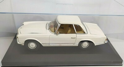 ANSON USED 1:18 DIE CAST CAR METAL AND PLASTIC MERCEDES 280 SL WITH SHOWCASE