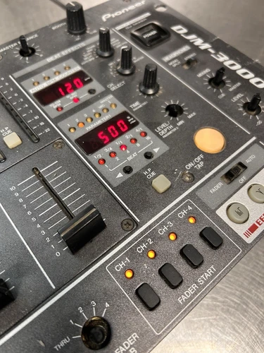 Pioneer DJM 3000 Mixer