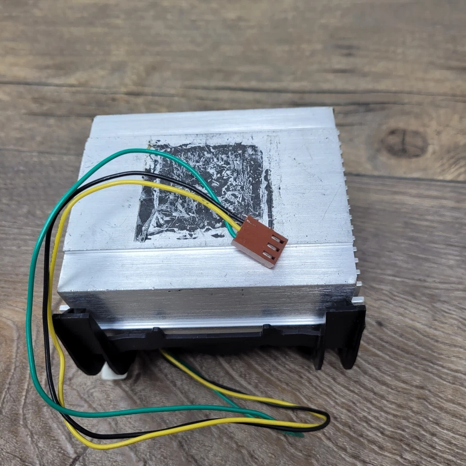 Genuine Heatsink/Cooling Fan A80856-001.  rare - Image 4 of 4