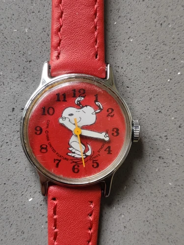 Vintage Timex Snoopy Dancing Swing Arm Mechanical Watch: 1958 Syndicate. Working
