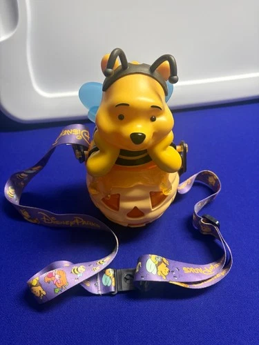 2026 Disney Parks Halloween Winnie the Pooh Hunny Bee Light Up Sipper READ DESC