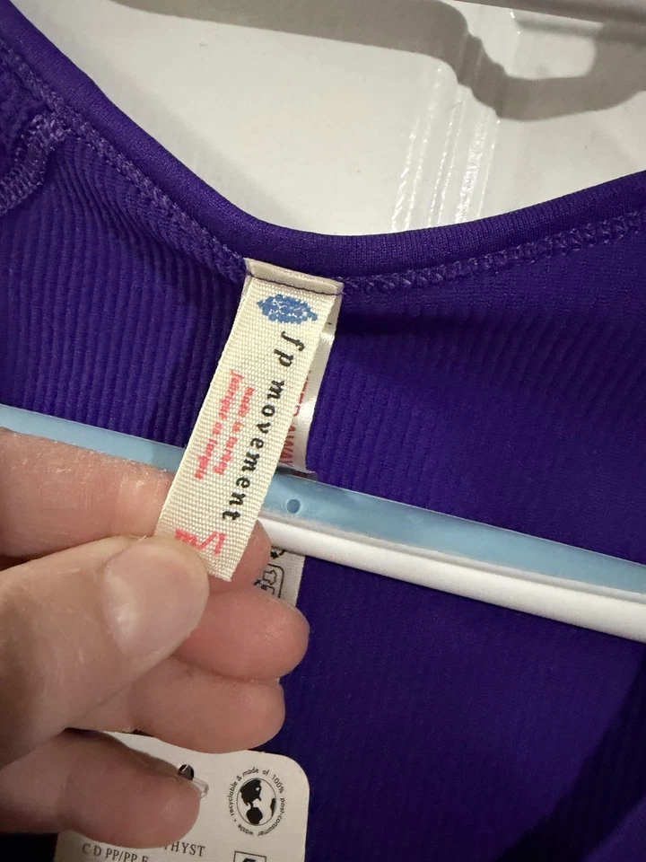 Free People Movement m/l 上衣,全新带标签 — 第 4/4 张图片