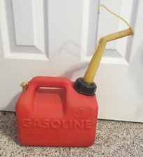 Vintage Chilton Gas Can P10 1 gallon 6 oz made in USA