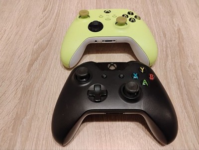 2x Xbox Wireless Controllers OEM Black Green Tested Series X S One
