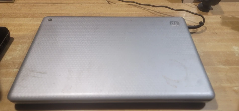 Portátil HP G72 17" • 4 GB RAM • 100 GB HD • Core i3 • 2,2 GHz • Windows 7 Ultimate Foto 2 de 3