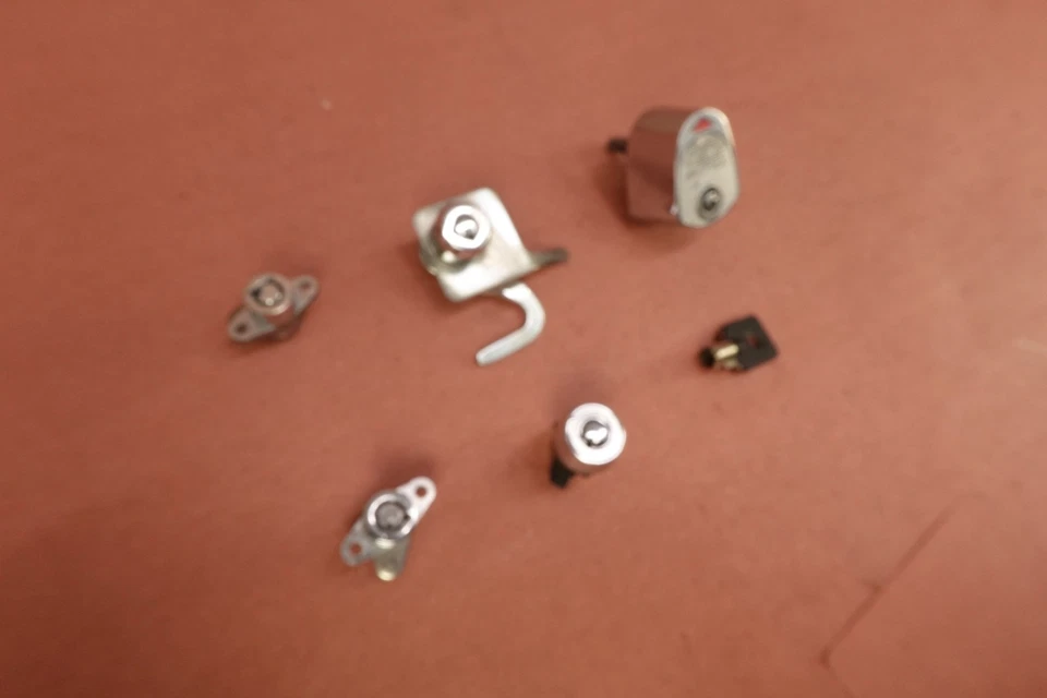 01-06 Harley Davidson Electra Glide FLHTCUI JUEGO DE BLOQUEO LLAVE INTERRUPTOR DE ENCENDIDO Foto 3 de 4