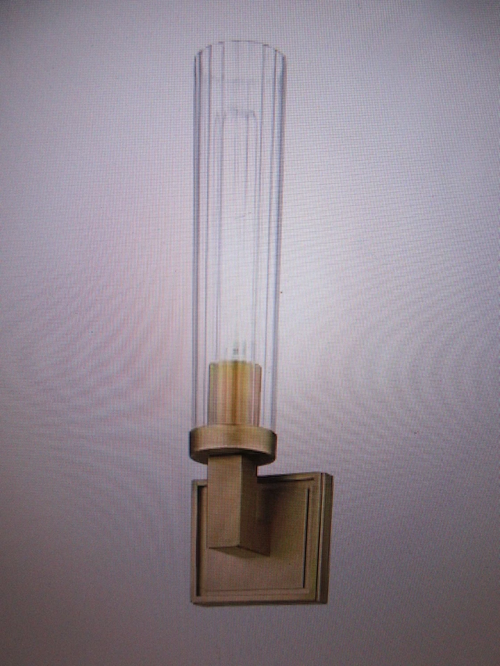 Z-Lite Beau 4,5 pulgadas Aplique de pared de latón frotado de 1 luz con pantalla de vidrio transparente Foto 3 de 4