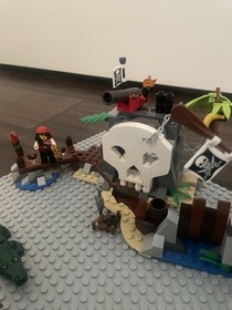 LEGO Pirates 2015 4 Sets + Manuals *MISSING PARTS* *NO BOX* READ DESCRIPTION