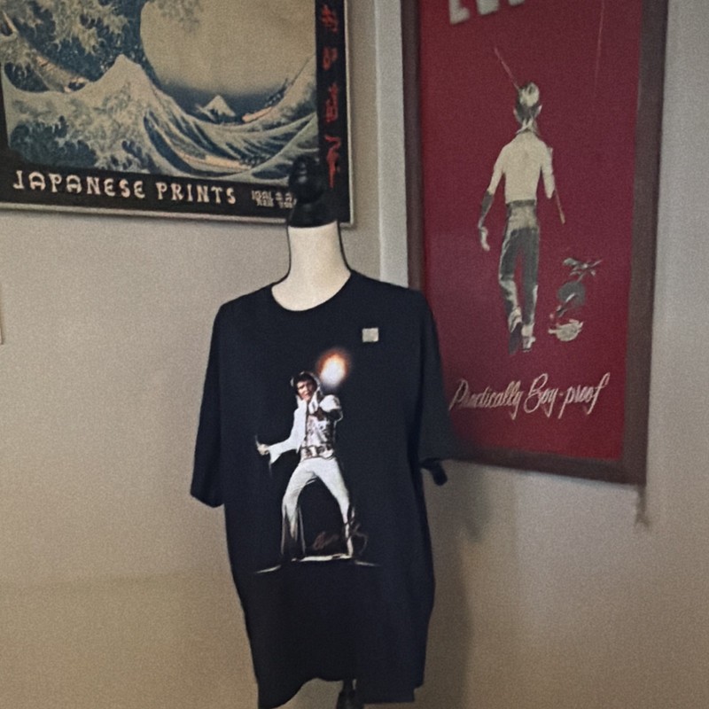 Men's T-Shirt Cotton Blend Size XL Elvis Presley Graphic Tee New rock and roll