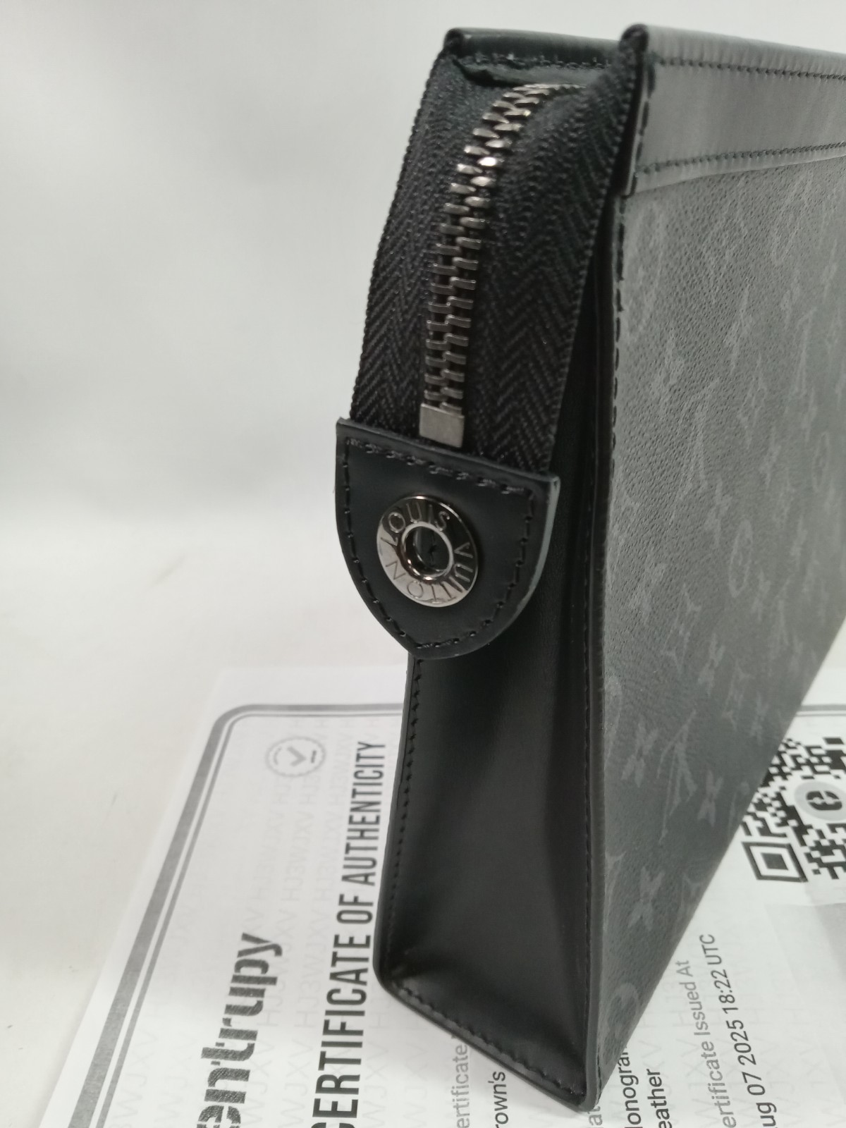 LOUIS VUITTON MONOGRAM ECLIPSE Voyage MM Pouch cl… - image 4