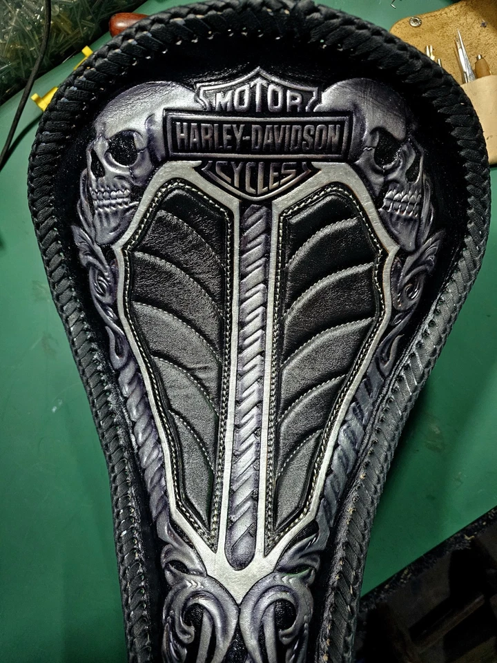 Traje de asiento individual Harley Bobber Chopper Foto 2 de 4