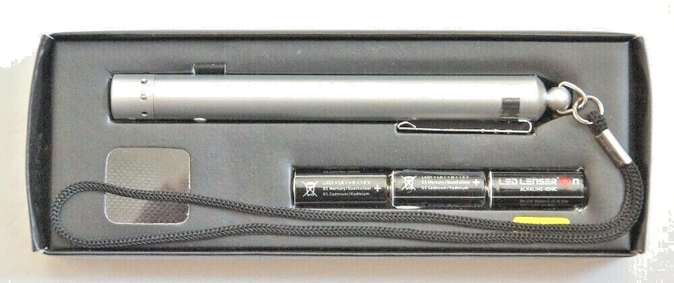 LED Lenser Linterna Taller V12 Vara de Trabajo Bolsa de Cinturón Classic Blanco - Imagen 3 de 4