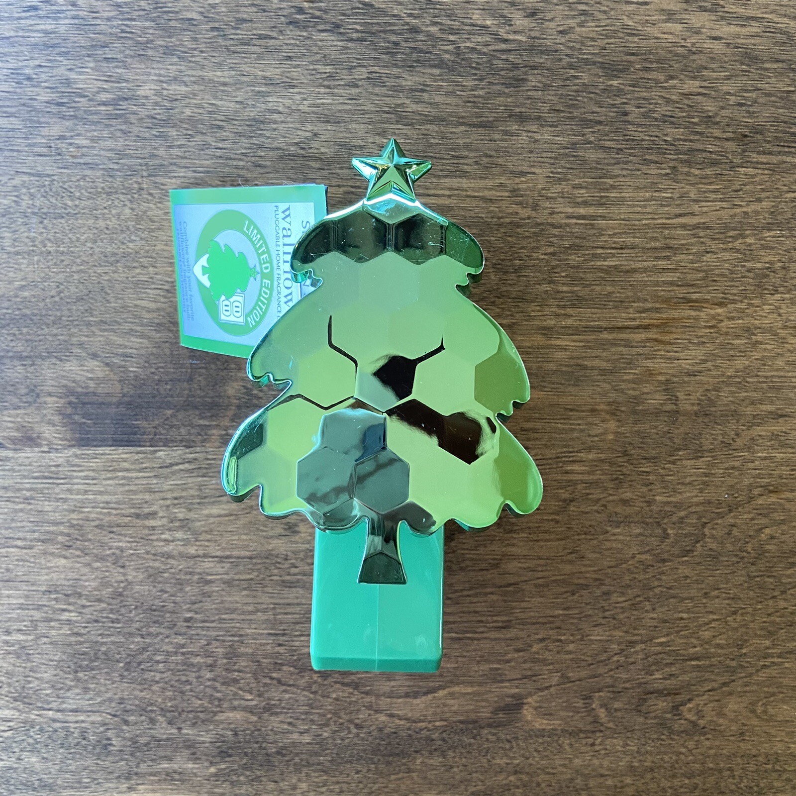 Bath & Body Works Wallflower Christmas Tree Diffuser Plug Green NIP-image