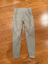 Seamless High-Waisted Leggings - Size Small