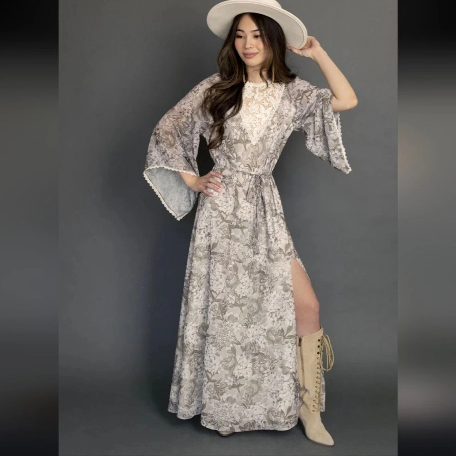 OFF WHITE Abito sunnita in ortensia neutra (verde salvia e bianco sporco) taglia SMALL