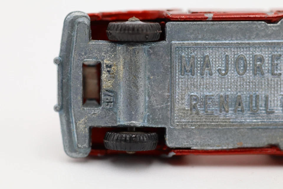 Majorette Renault 16 Vintage Diecast Car Red France Missing Door Parts/Repair - Image 4 of 4