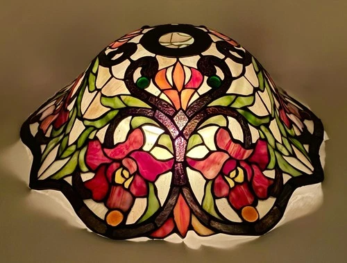 VTG Jeweled Tiffany-Style Stained Glass Lamp Shade Roses,Scalloped Edge 17" X 7"