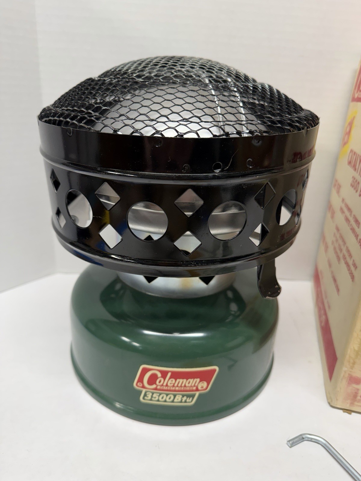 MINT 4-1966 Coleman Catalytic Heater 512-700 3500 BTU Original Box Black Grill