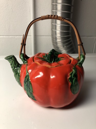 Vintage Tomato Ware Teapot /Salt & Pepper Shakers /6 Tea Cups Made In Japan - Picture 3 of 10