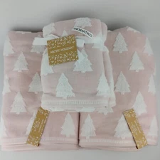 Set of 4 Arctic Holiday Christmas Trees Bathroom 2 Bath & 2 Hand Towels Pink