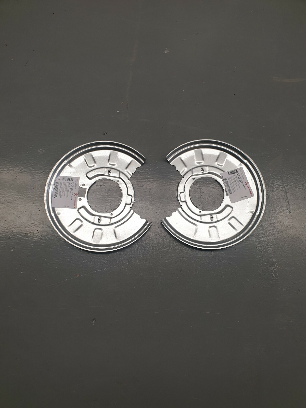 BMW E46 REAR BRAKE DISC BACKING PLATE SET 330i 330D MODELS LEFT AND