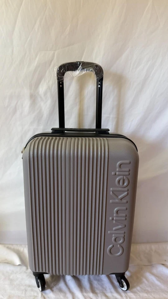 New CALVIN KLEIN Gray Carry On Hardcase Luggage 20" Spinner Lightweight Suitcase - Image 2 of 4