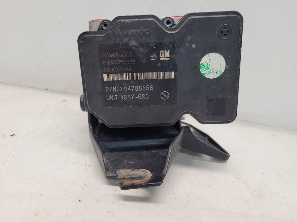 Conjunto de freno antibloqueo Buick Encore 2014 (1,4 L/AT/AWD) n.º de parte: 94786558 Foto 2 de 4