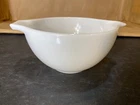 Vintage Pyrex Milk Glass  Pouring / Mixing Bowl  1.5 pint size