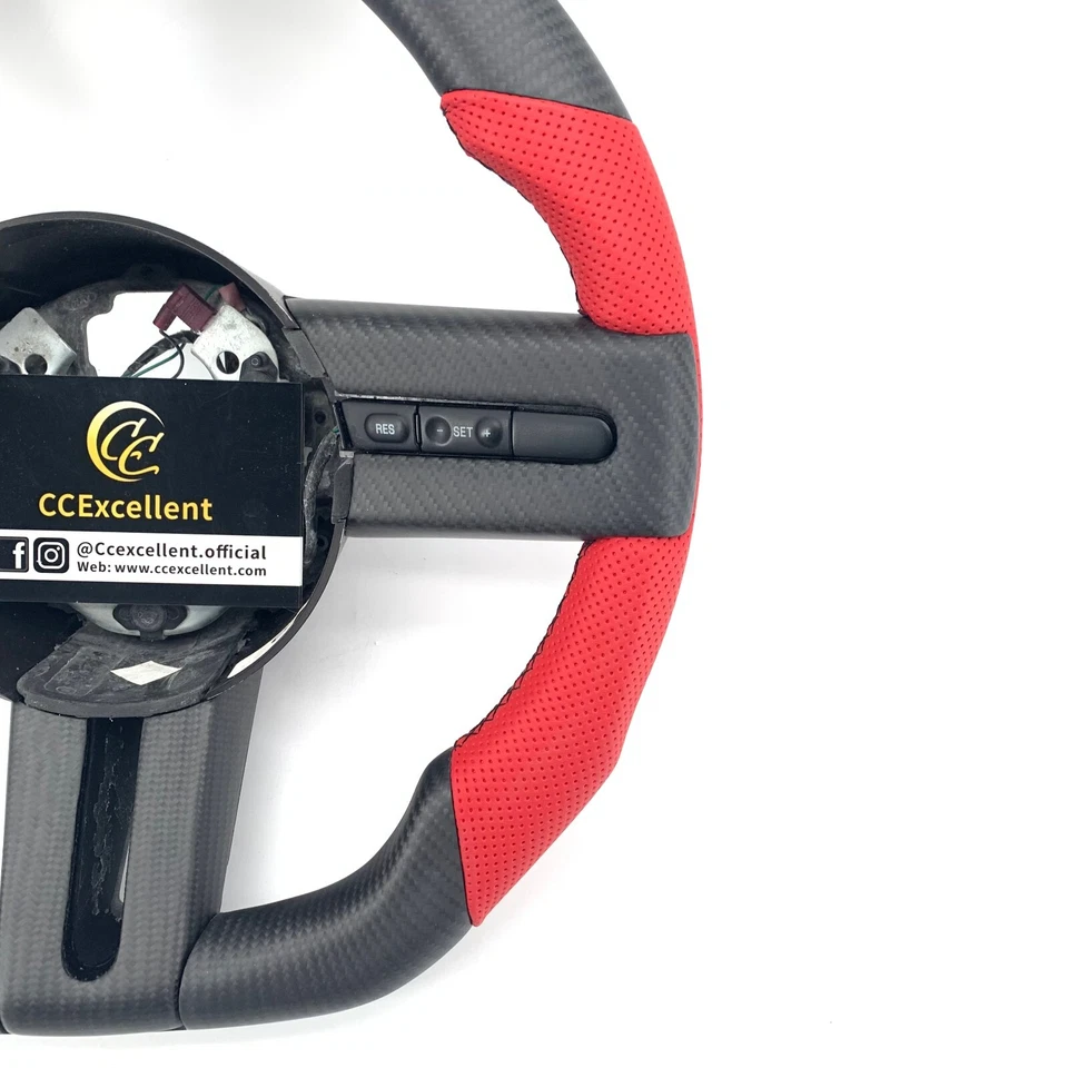 Volante de fibra de carbono real para Ford Mustang 2005-2009 S197 GT 2005-2012 Foto 2 de 4